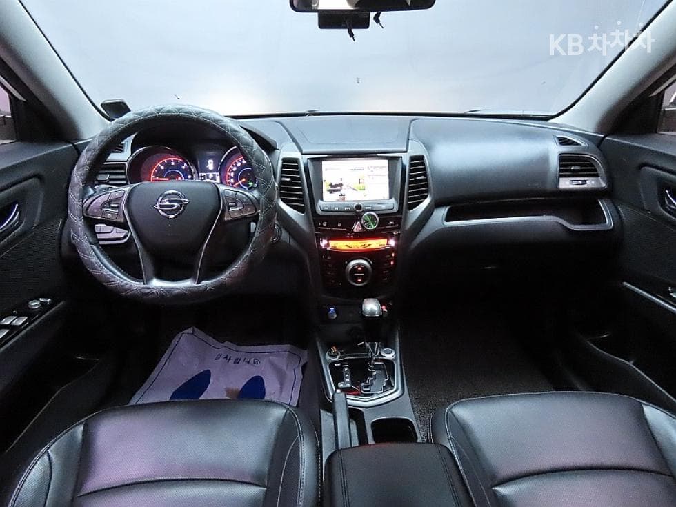 KG Mobility Tivoli 아머1.6 Diesel LX 2WD - 6