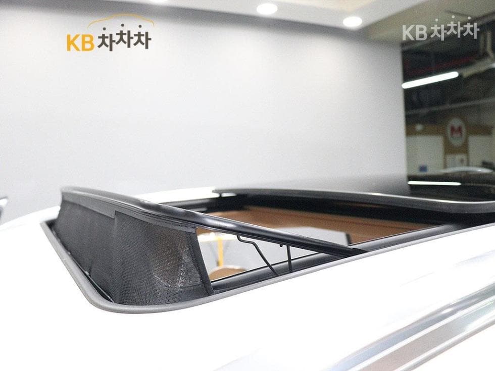 Genesis GV802.5 Turbo Gasoline AWD - 11