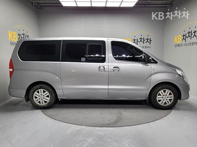 Хюндай Гранд Старекс5-местен Ван Modern - 3