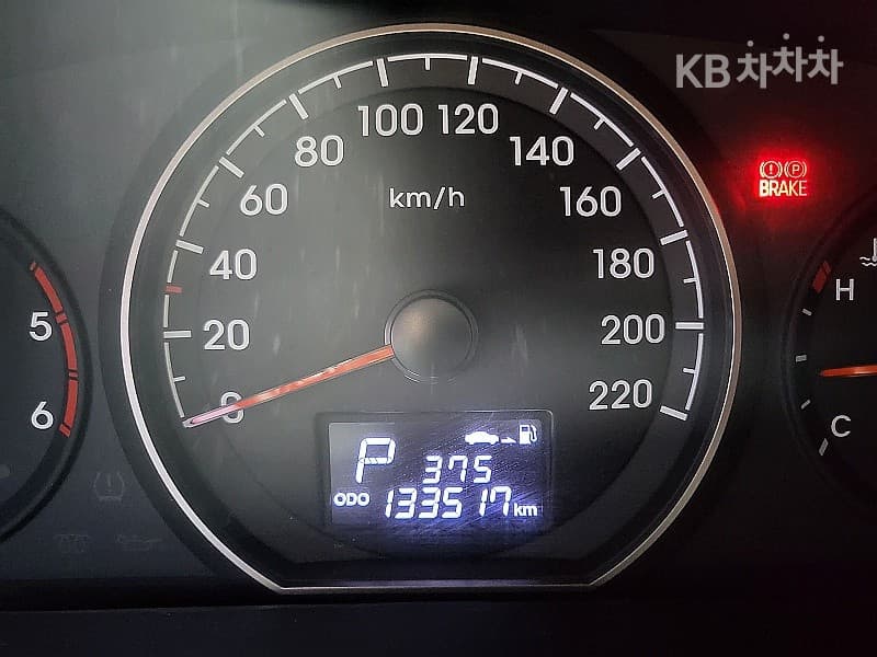 (93L9005)Hyundai Grand Starex 5 Passenger Van Hyundai - 6