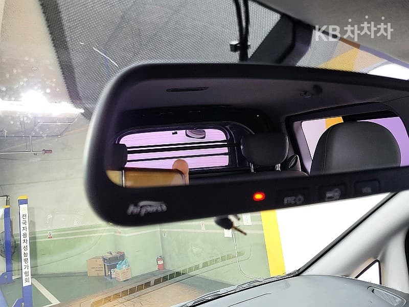 (93L9005)Hyundai Grand Starex 5 Passenger Van Hyundai - 14