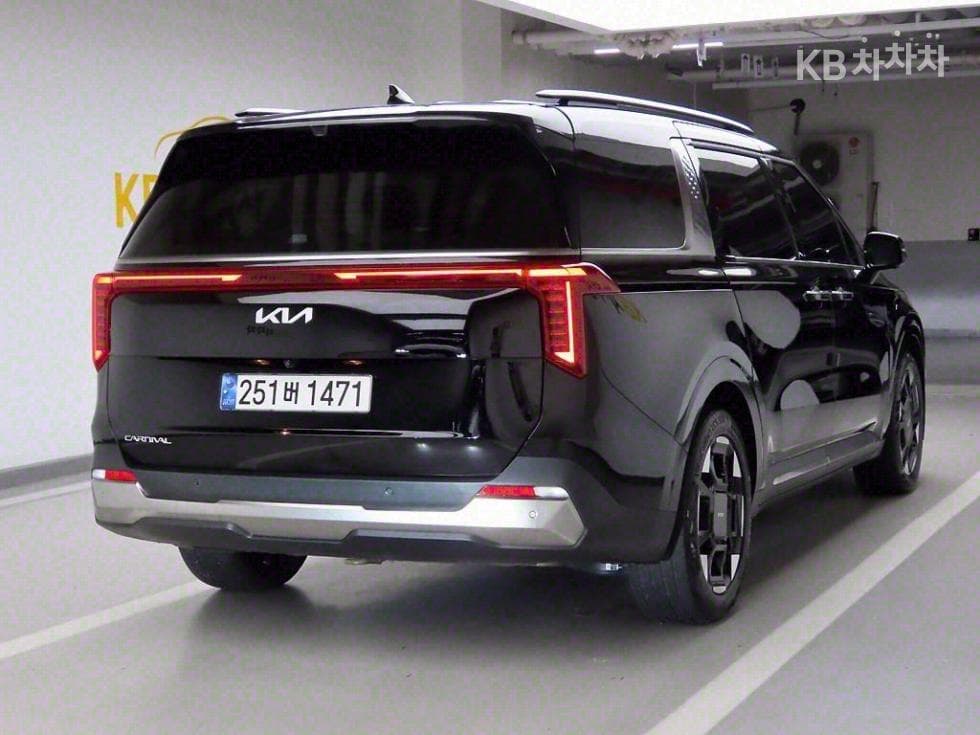 Kia The New (facelift) Carnival 4th generationG3.5 GDI 9-seater Signature - 4