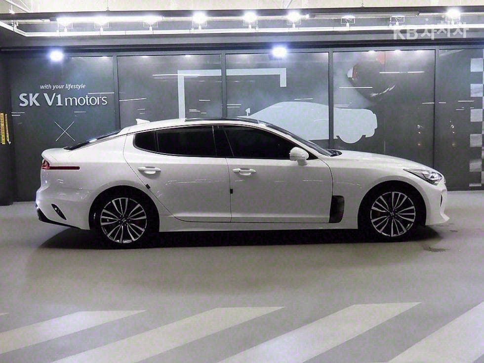 Kia Stinger2.0 Turbo 2WD 플래티넘 - 3