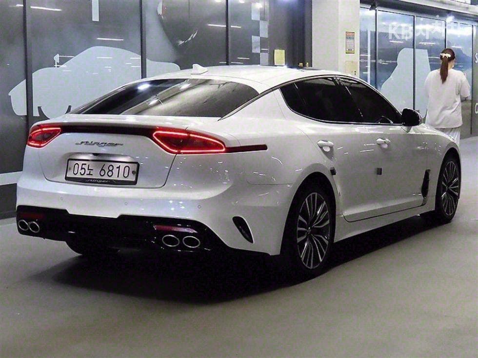 Kia Stinger2.0 Turbo 2WD 플래티넘 - 4