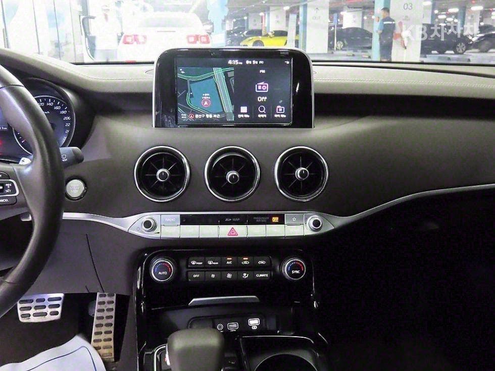 Kia Stinger2.0 Turbo 2WD 플래티넘 - 11