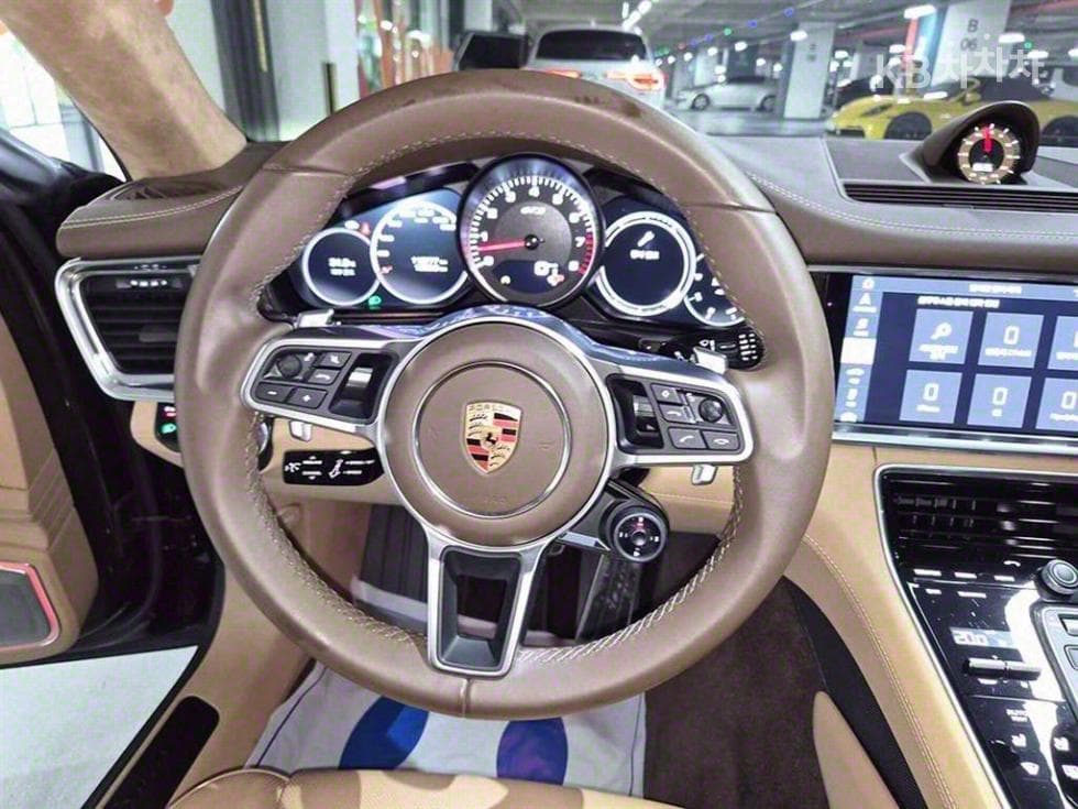 Porsche 파나메라 (971)4.0 GTS Standard - 9