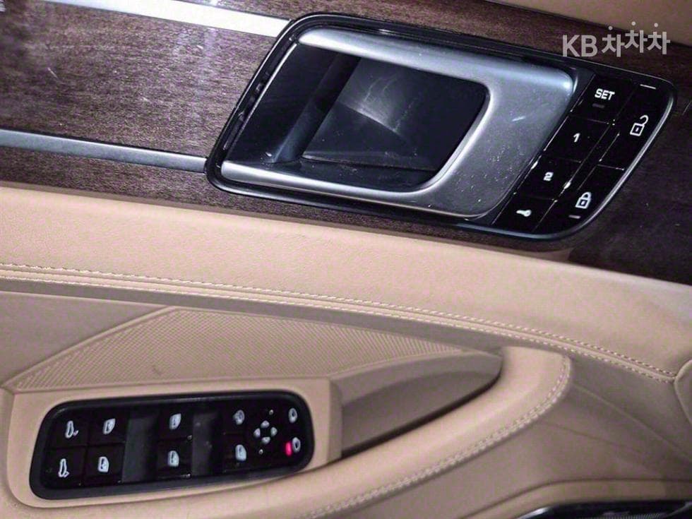 Porsche 파나메라 (971)4.0 GTS Standard - 11