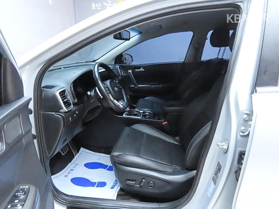 Киа Sportage 더 볼드Смарт스트림 D 1.6 Дизел 4x4 Престиж - 10