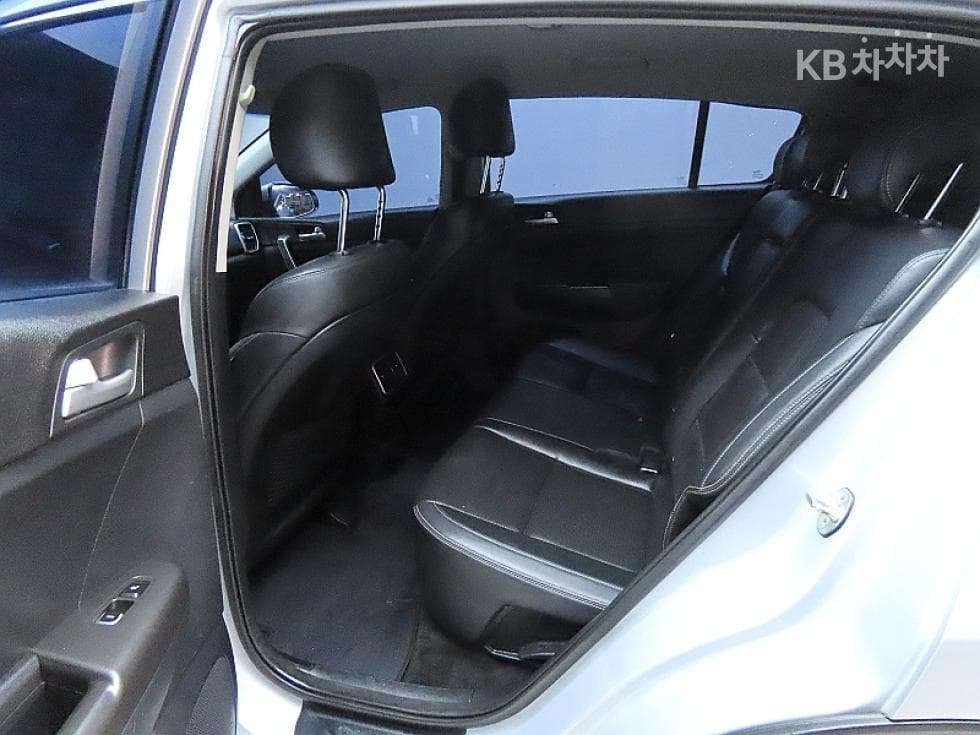 Киа Sportage 더 볼드Смарт스트림 D 1.6 Дизел 4x4 Престиж - 11