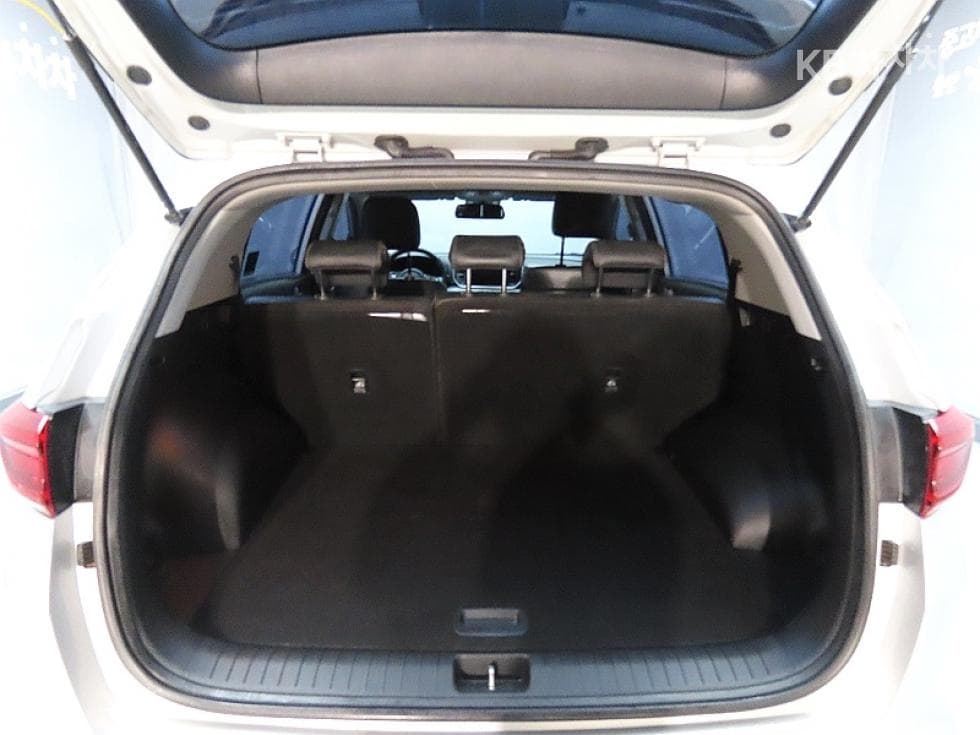 Киа Sportage 더 볼드Смарт스트림 D 1.6 Дизел 4x4 Престиж - 19