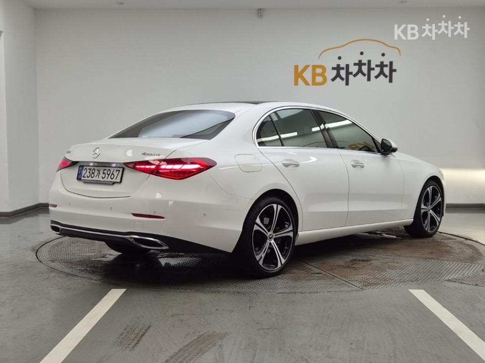 Mercedes-Benz C-Клас 6세대(W206)C300 4Matic Avantgarde - 4