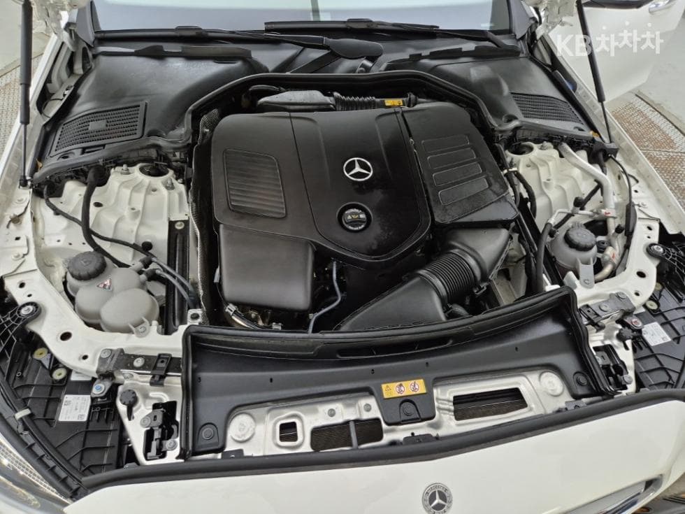 Mercedes-Benz C-Клас 6세대(W206)C300 4Matic Avantgarde - 6