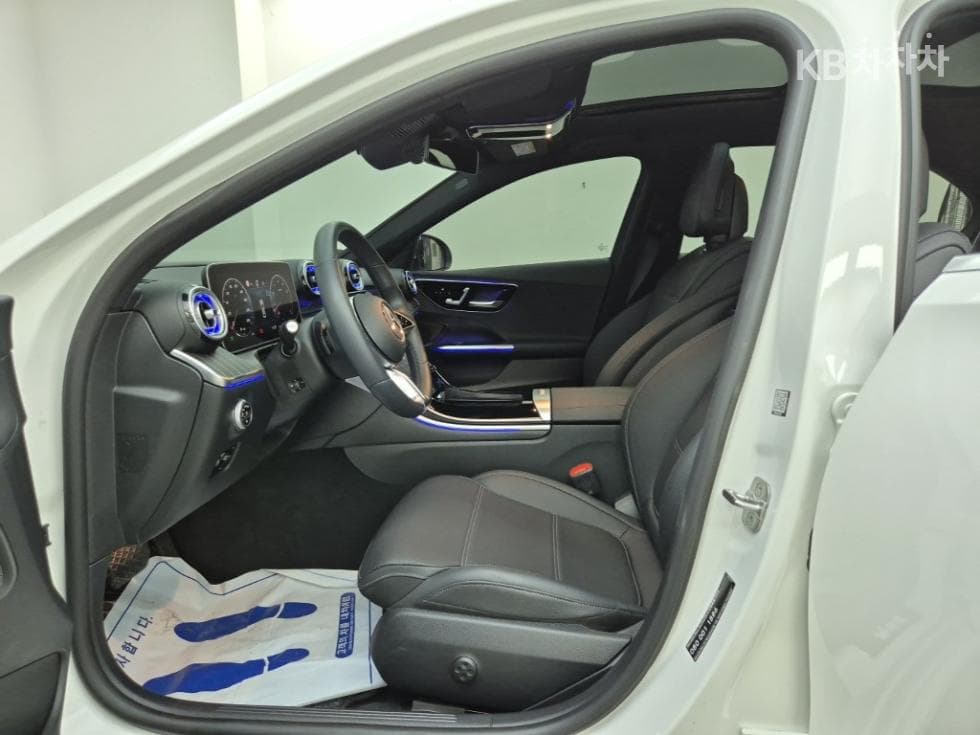 Mercedes-Benz C-Клас 6세대(W206)C300 4Matic Avantgarde - 11