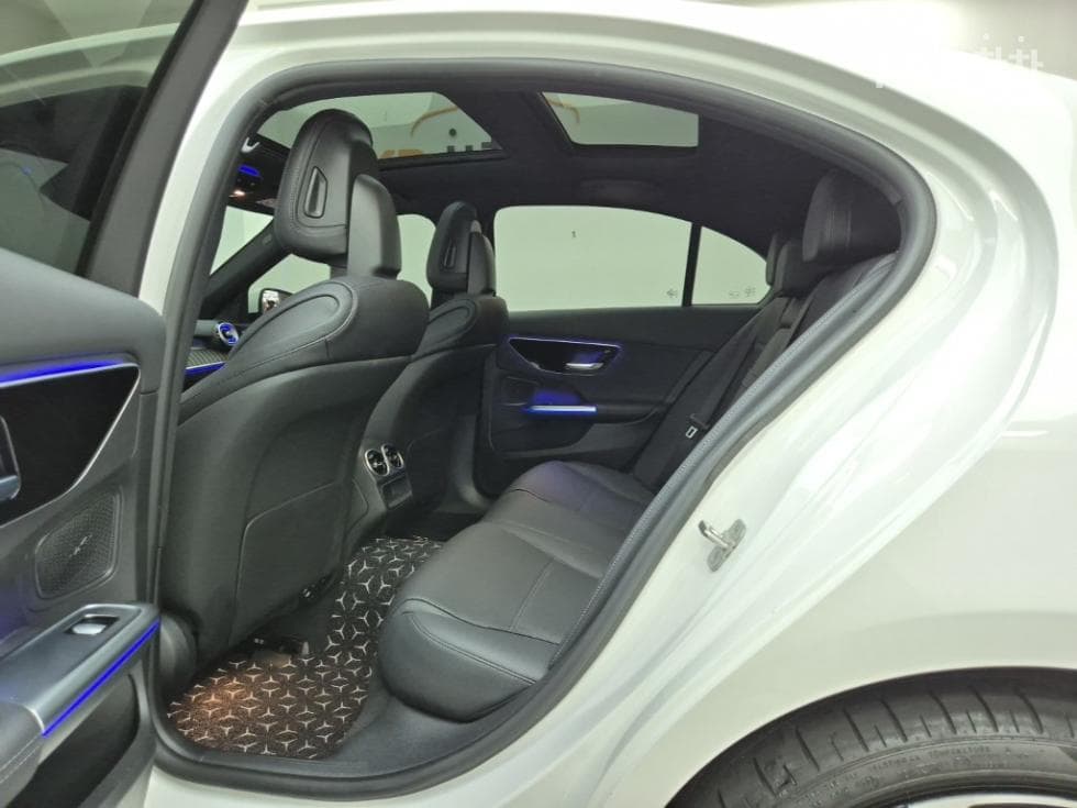 Mercedes-Benz C-Клас 6세대(W206)C300 4Matic Avantgarde - 12