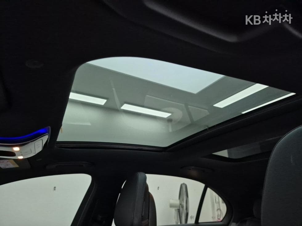 Mercedes-Benz C-Клас 6세대(W206)C300 4Matic Avantgarde - 13