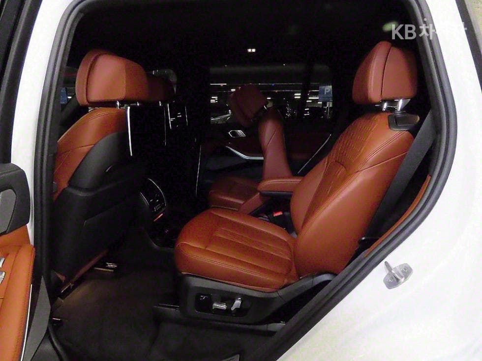 BMW X7 (G07)xDrive 40i M Sport - 7