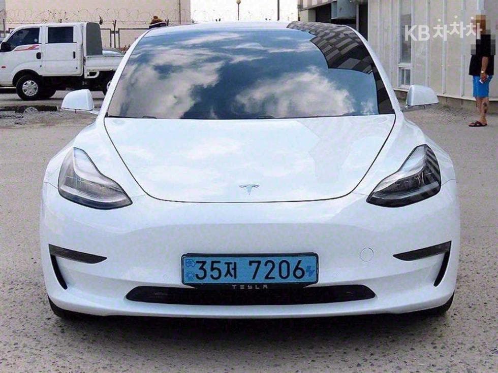 테슬라 Model 3 Long Range - Image 1