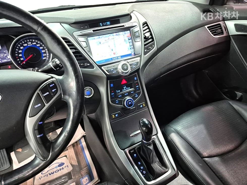 Хюндай The New (фейслифт) Avante (Elantra)1.6 GDi Modern Стандартен - 10