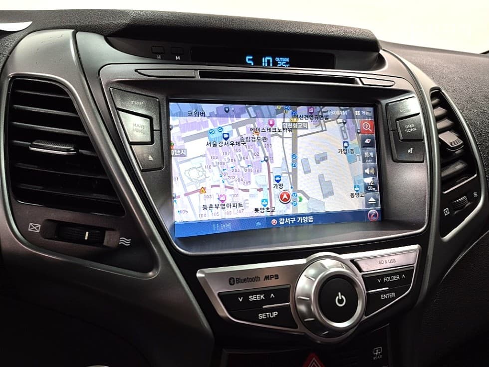 Хюндай The New (фейслифт) Avante (Elantra)1.6 GDi Modern Стандартен - 11