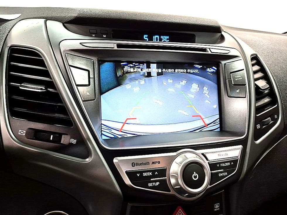 Хюндай The New (фейслифт) Avante (Elantra)1.6 GDi Modern Стандартен - 12