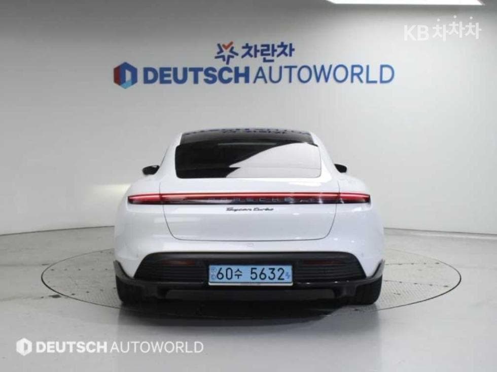 Porsche TaycanTurbo - 4