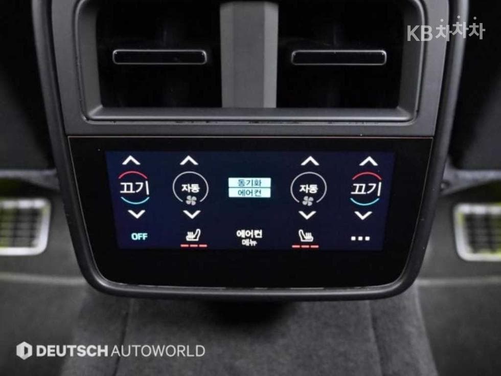 Porsche TaycanTurbo - 16