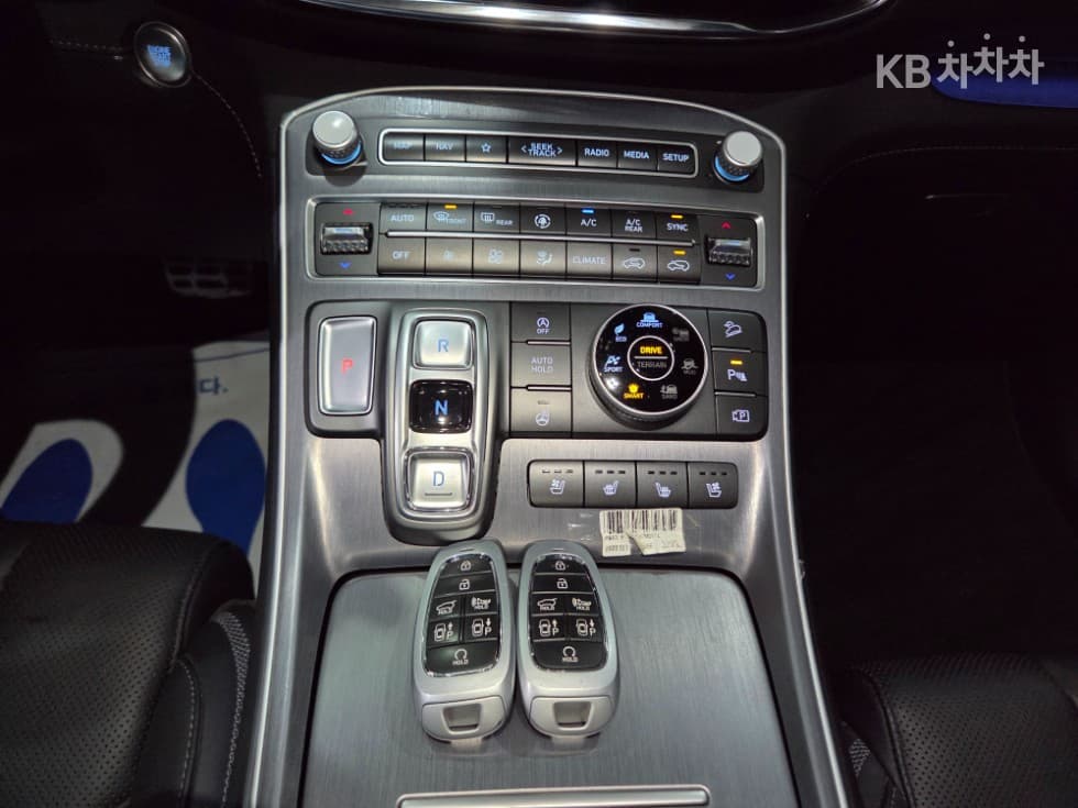 Хюндай The New (фейслифт) Санта Фе TMБензин 2.5T 4x4 Calligraphy - 13