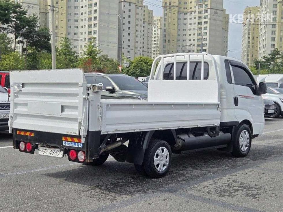 Киа The New (фейслифт) Бонго 3 (лек)파워게이트 1 тон 수직형(2단) Королевска кабина Удължено междуосие L - 2