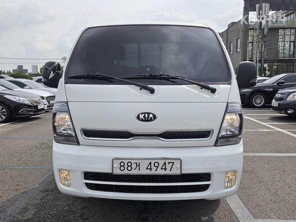Киа The New (фейслифт) Бонго 3 (лек)파워게이트 1 тон 수직형(2단) Королевска кабина Удължено междуосие L - 3