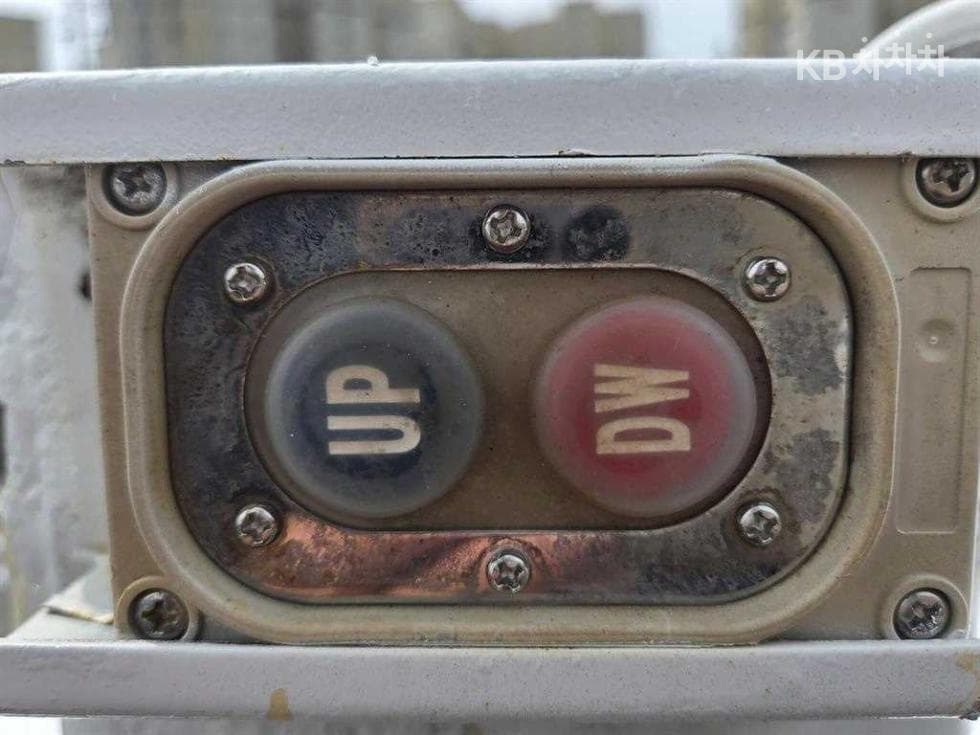 Киа The New (фейслифт) Бонго 3 (лек)파워게이트 1 тон 수직형(2단) Королевска кабина Удължено междуосие L - 7