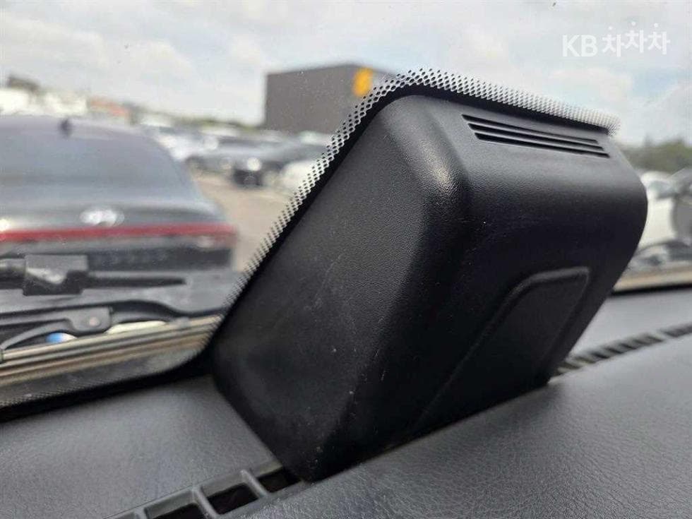 Киа The New (фейслифт) Бонго 3 (лек)파워게이트 1 тон 수직형(2단) Королевска кабина Удължено междуосие L - 14