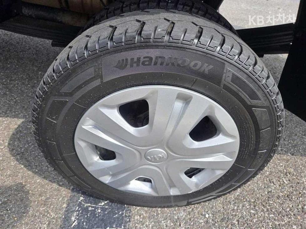 Киа The New (фейслифт) Бонго 3 (лек)파워게이트 1 тон 수직형(2단) Королевска кабина Удължено междуосие L - 20