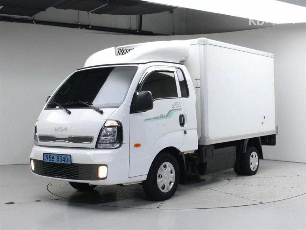 Kia The New Bongo3 EV Refrigerated 1 ton Standard King Cab Extra Long Axle GL - Image 1