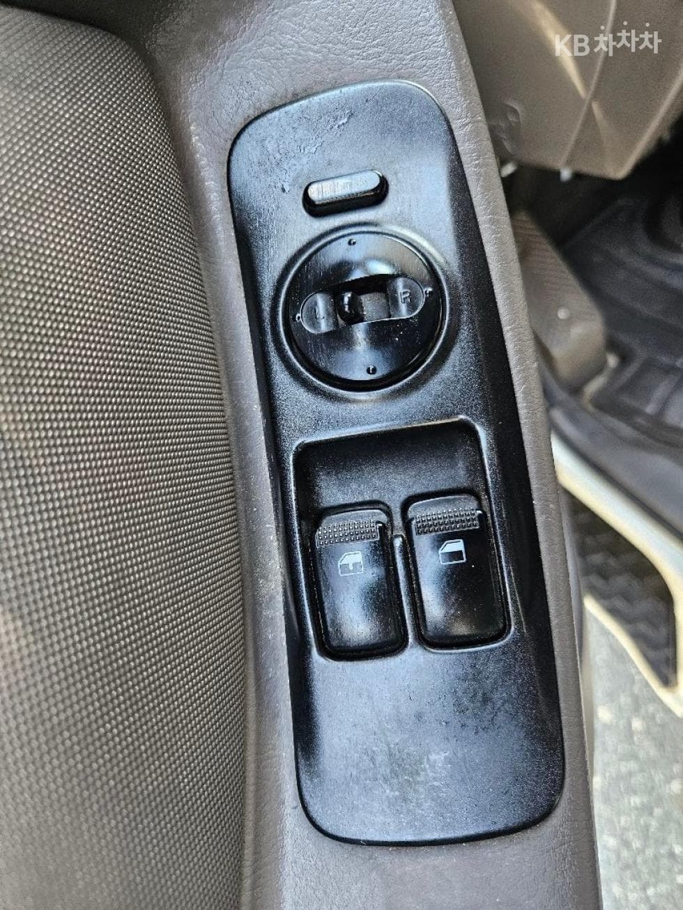 Hyundai Porter2 Extra Long Axle Powergate Supercab Smart - Image 4