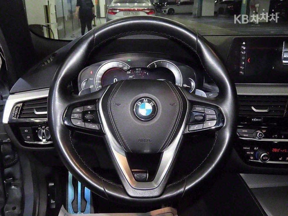 BMW 올New5 Series (G30)520d M Sport Special Edition - 8