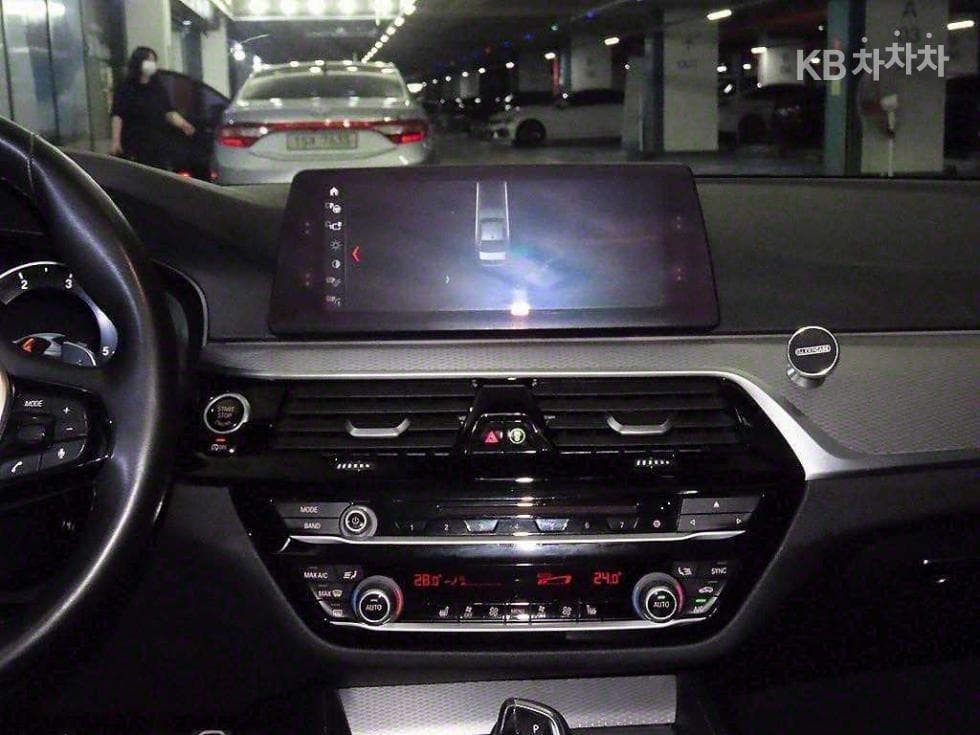 BMW 올New5 Series (G30)520d M Sport Special Edition - 11