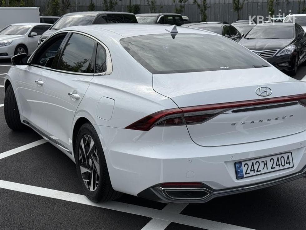 Хюндай The New (фейслифт) Grandeur (Azera) Хибрид2.4 Exclusive - 6