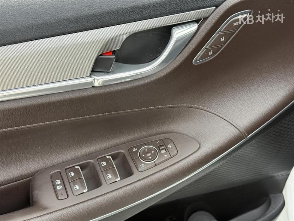 Хюндай The New (фейслифт) Grandeur (Azera) Хибрид2.4 Exclusive - 9