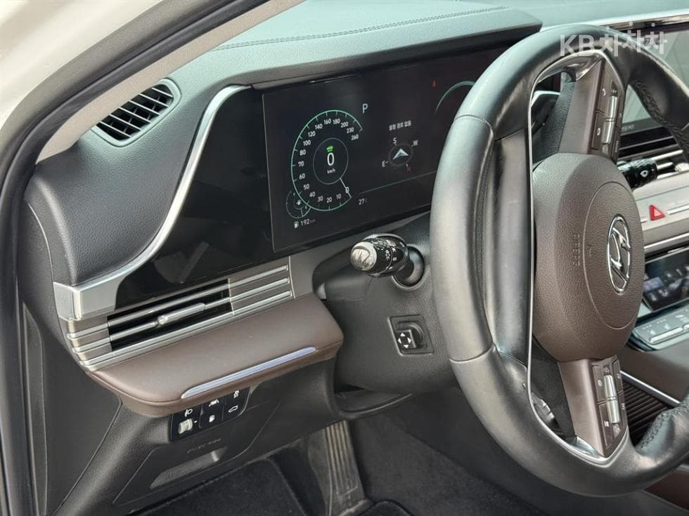 Хюндай The New (фейслифт) Grandeur (Azera) Хибрид2.4 Exclusive - 11