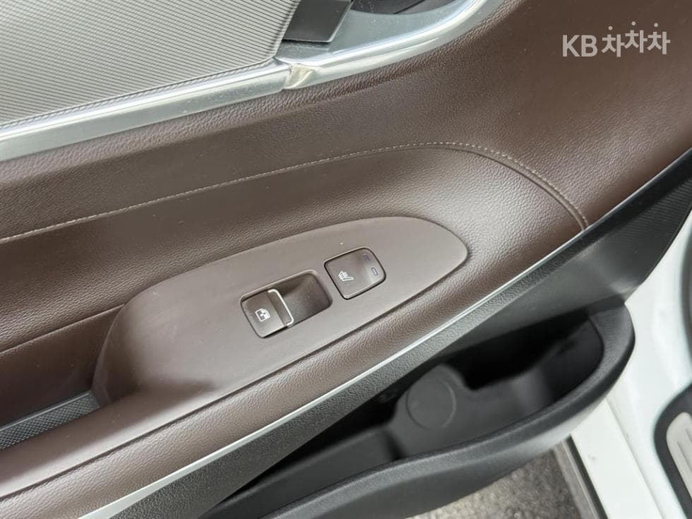 Хюндай The New (фейслифт) Grandeur (Azera) Хибрид2.4 Exclusive - 18