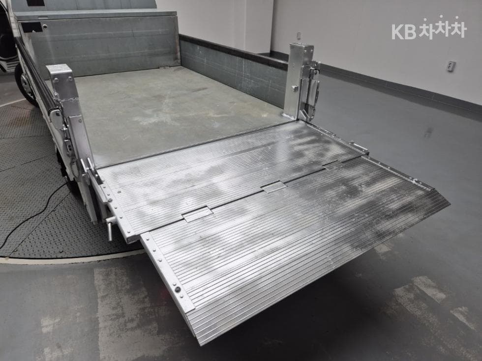 (81구3126)KIA Bongo 31Ton Powergate Super Extended 1.6L King Cab Luxury - 17