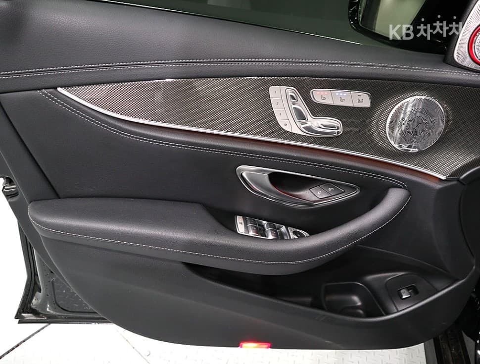 Mercedes-Benz E-Клас (W213)E350 4MATIC AMG Line - 8