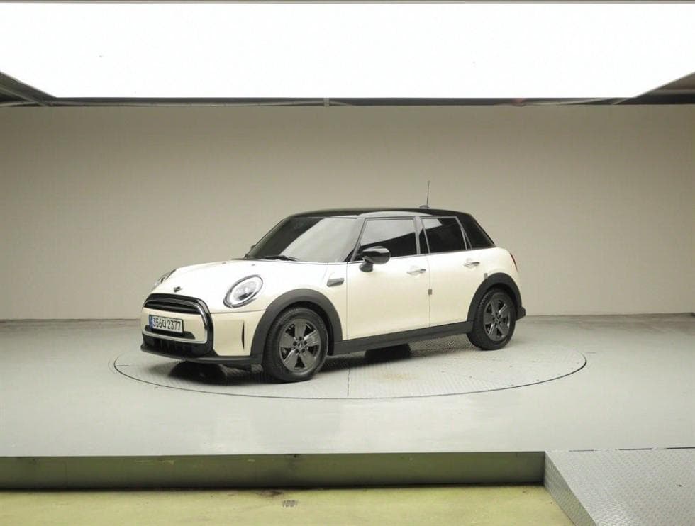 Мини Cooper 5-врати 1.5 Classic Стандартен - Image 1