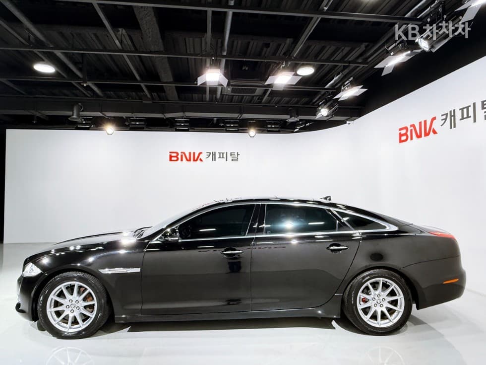 Jaguar All New XJ 2.0 Luxury LWB X351 - Image 3