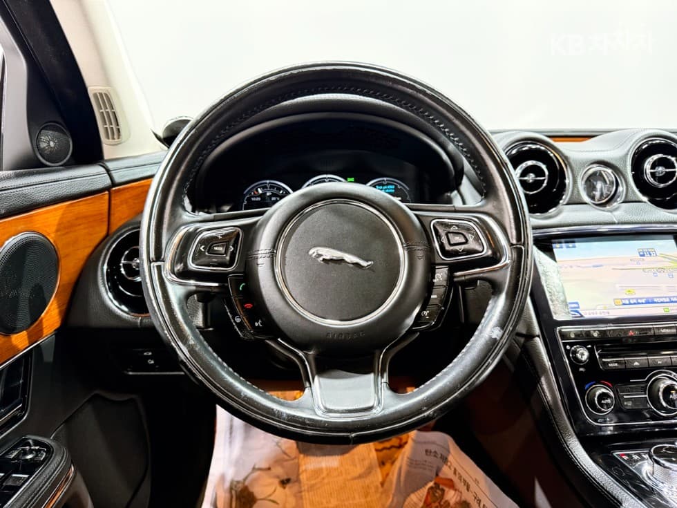 (39No.4541)Jaguar All New XJ2.0 Luxury LWB X351 - 6