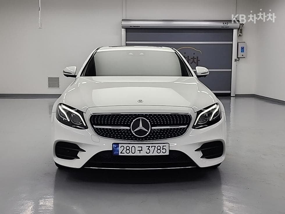 Mercedes-Benz E-Class E300 W124 - Image 2