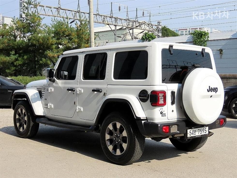 Jeep Wrangler (JL) 2.0 Overland 4-Door Base - Image 3