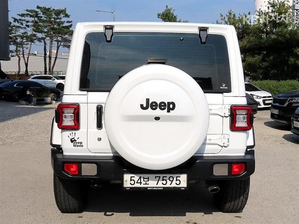 Jeep Wrangler (JL) 2.0 Overland 4-Door Base - Image 4