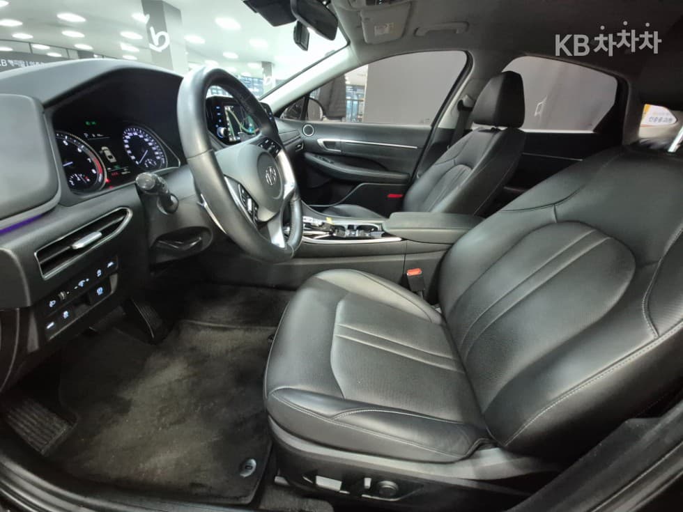 (234no5921)Hyundai Sonata (DN8)2.0 Premium Plus - 9