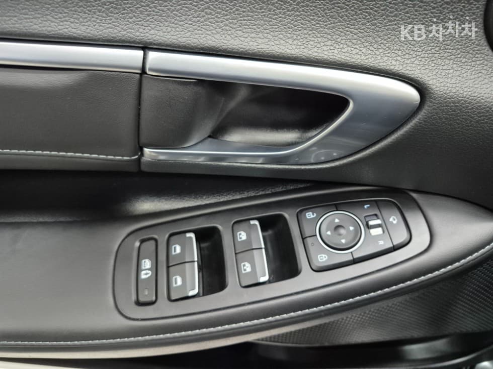 (234no5921)Hyundai Sonata (DN8)2.0 Premium Plus - 11